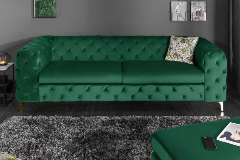 Chesterfield 3-Sitzer Sofa MODERN BAROCK 235cm smaragdgrün Samt Federkern gold Metallfüße