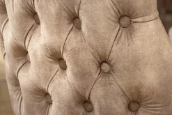 Chesterfield Stuhl CASTLE DELUXE beige Samt mit Löwenkopf Nieten