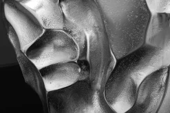 Handgefertigte Vase LIQUID 25cm silber Metall Hammerschlag Design