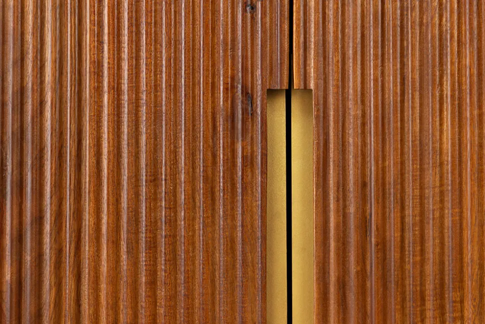 Massiver Barschrank GATSBY 140cm braun Mangoholz gold Metallgestell Retro