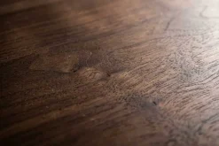 Massiver Couchtisch KYOTO 70cm braun Mangoholz im Walnuss-Design mit Stauraum