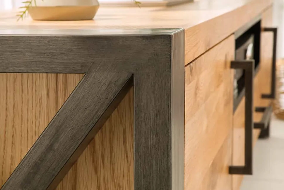 Massives TV-Board THOR 200cm Wild Eiche geölt Lowboard im Industrial Design