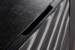 Massives TV-Lowboard SCORPION 200cm schwarz hängend Mangoholz 3D-Design