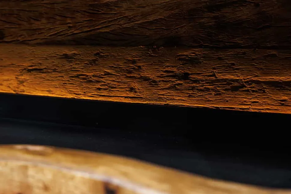 Massivholz Highboard GRAND ACACIA 120cm braun Akazie mit LED-Beleuchtung Baumkante