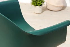 Nachhaltiger Design Stuhl UPCYCLING ME grün 75% Ocean Plastik Indoor Outdoor