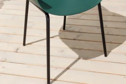 Nachhaltiger Design Stuhl UPCYCLING ME grün 75% Ocean Plastik Indoor Outdoor