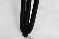 Runder Esstisch SCORPION 80cm grau Mangoholz massiv schwarze Metallbeine Hairpin Legs