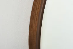 Runder Wandspiegel PORTRAIT 70cm braun in Walnussholz-Design